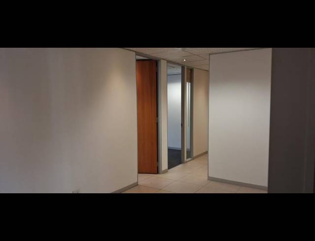 BUSINESS PROPERTY TO RENT IN BRYANSTON